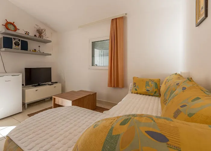 Lovely In Apartman Vir